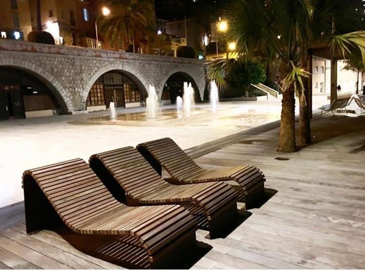 Apartment Le Victoria, 2p Moderne, Les Pieds Dans L'eau, Parking, Piscine Menton