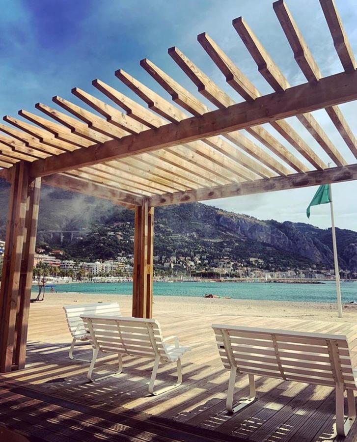 Le Victoria, 2p Moderne, Les Pieds Dans L'eau, Parking, Piscine Menton