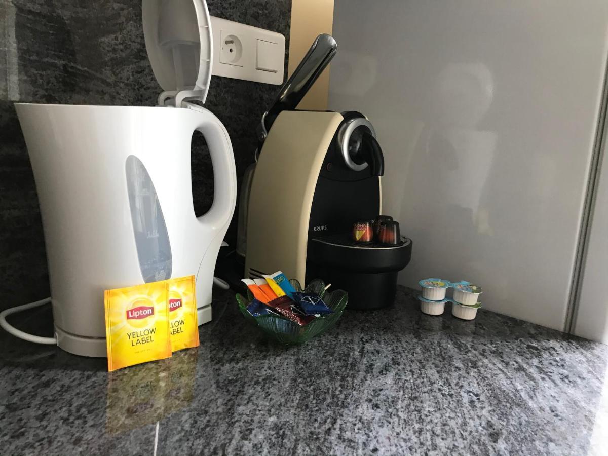 Apartment Le Victoria, 2p Moderne, Les Pieds Dans L'eau, Parking, Piscine