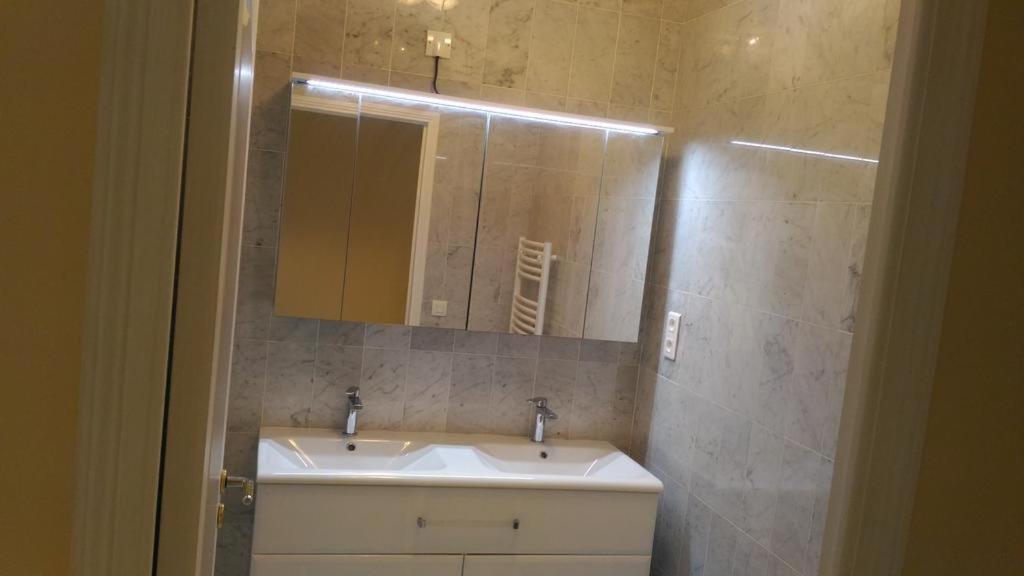Le Victoria, 2p Moderne, Les Pieds Dans L'eau, Parking, Piscine