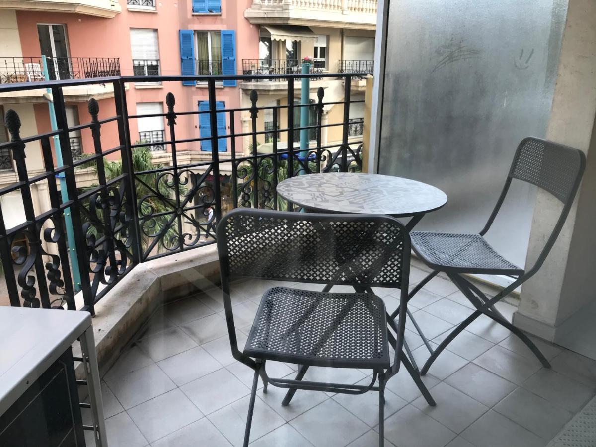 Apartment Le Victoria, 2p Moderne, Les Pieds Dans L'eau, Parking, Piscine Menton
